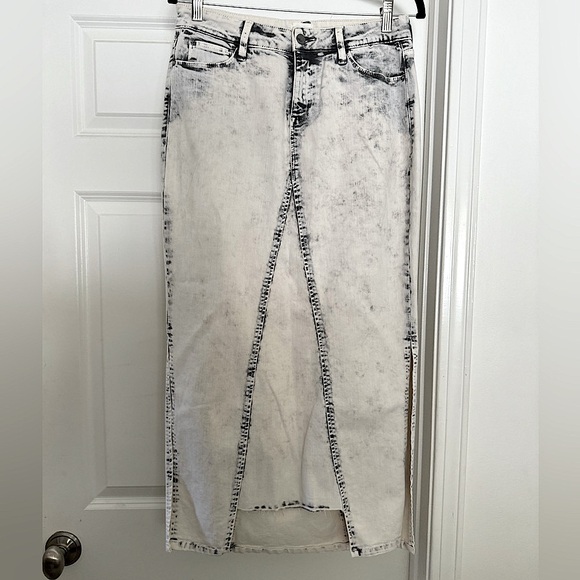 Wash Lab Dresses & Skirts - Wash Lab denim midi skirt size 28